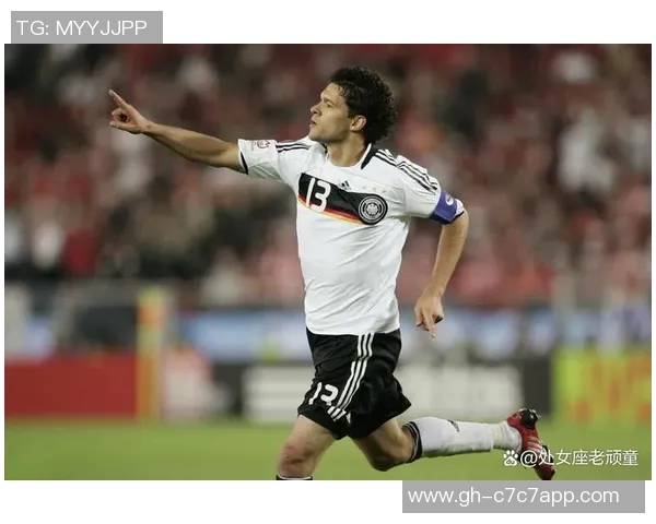 拉姆：从德国足球守护神到世界足球传奇的成长历程