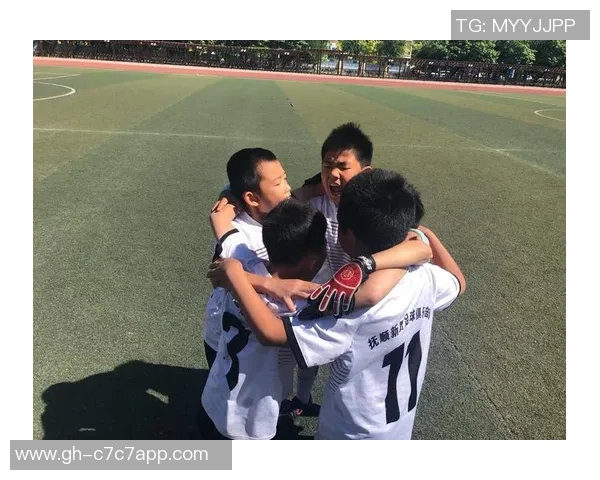 足球星宁成长历程与赛场辉煌全面解读探索未来发展方向