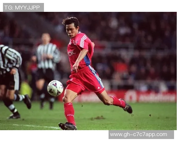 足球明星与子女的成长故事：如何平衡事业与家庭的完美挑战